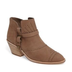 NEW Vince Camuto‎ Dorintina Bootie Beige